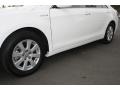 Super White - Camry Hybrid Photo No. 29