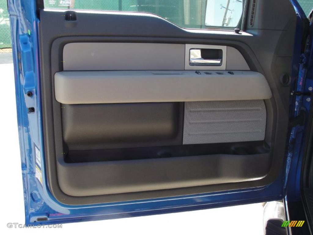 2010 F150 XLT SuperCrew - Blue Flame Metallic / Medium Stone photo #18