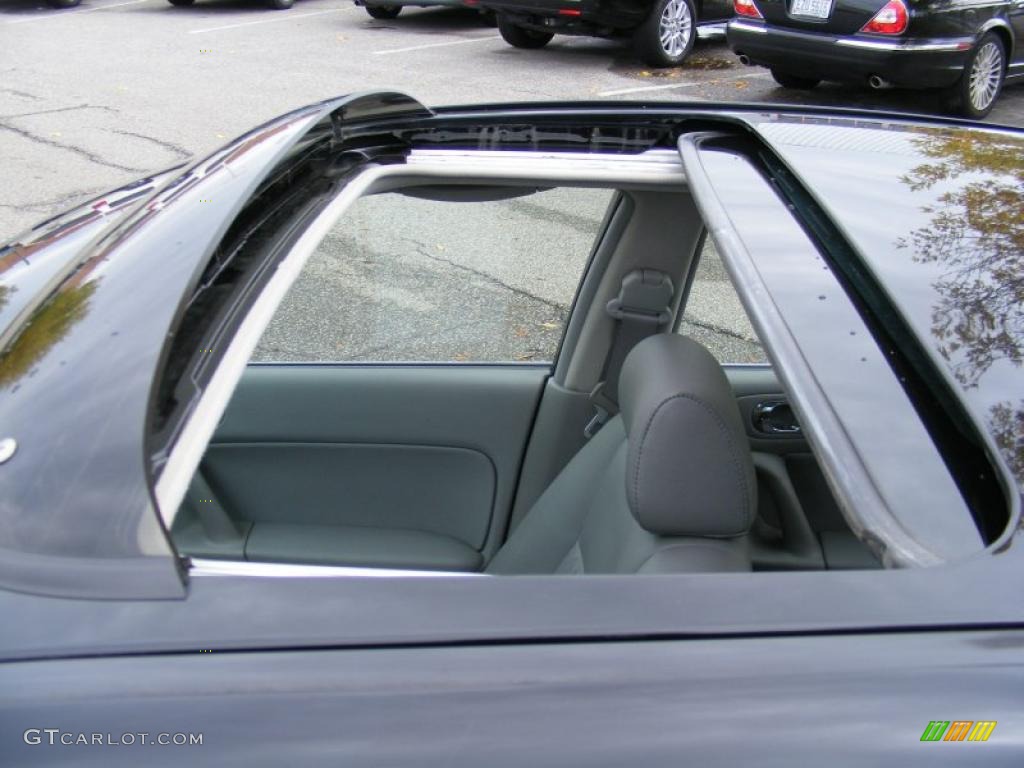 2002 Millenia Premium - Brilliant Black / Gray photo #26