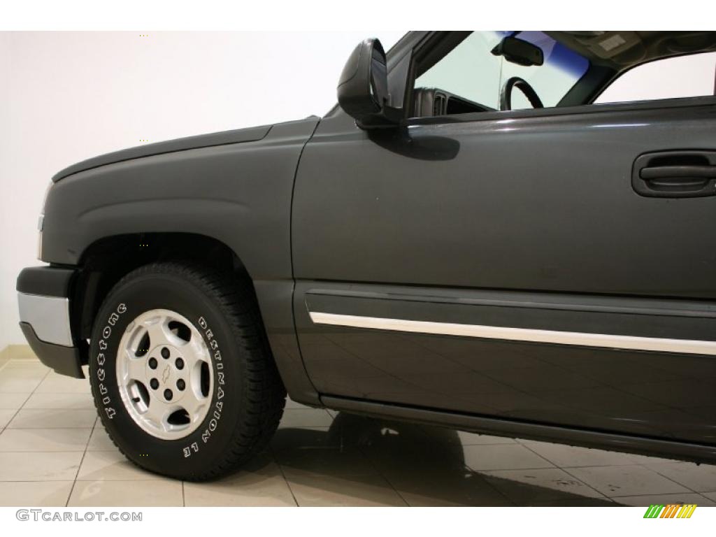 2003 Silverado 1500 LS Extended Cab - Dark Gray Metallic / Dark Charcoal photo #18