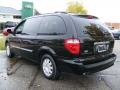 2007 Brilliant Black Crystal Pearl Chrysler Town & Country Touring  photo #3