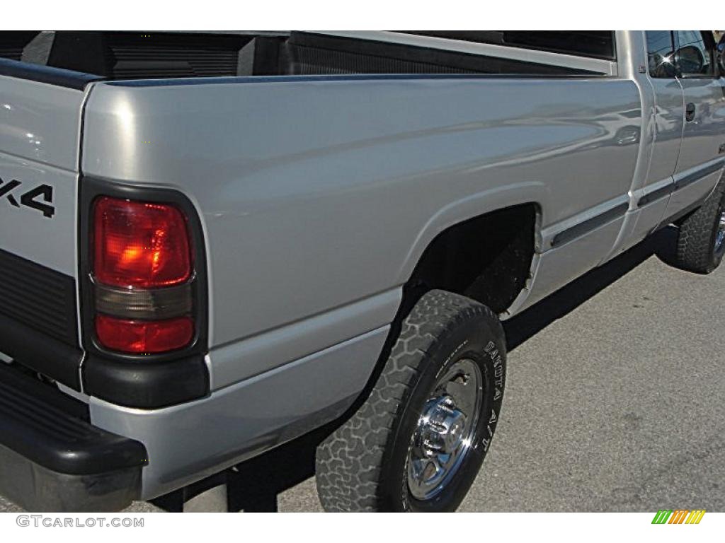 1999 Ram 2500 SLT Extended Cab 4x4 - Bright Silver Metallic / Mist Gray photo #37