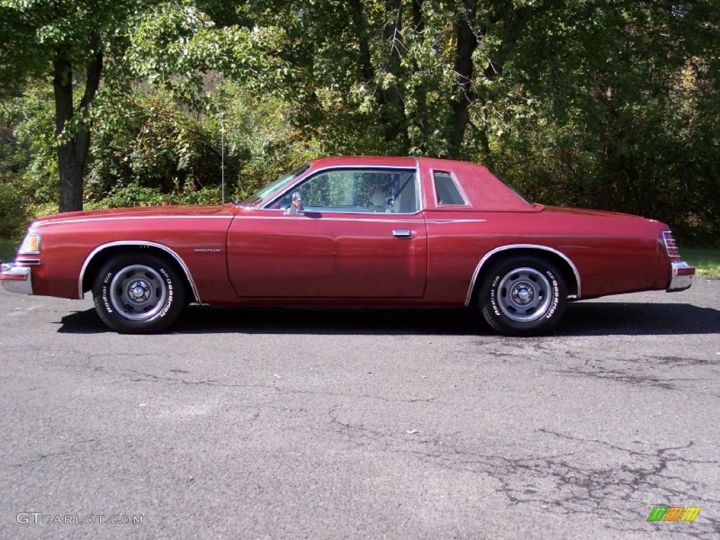 1978 Magnum Coupe - Tapestry Red Metallic / White photo #4