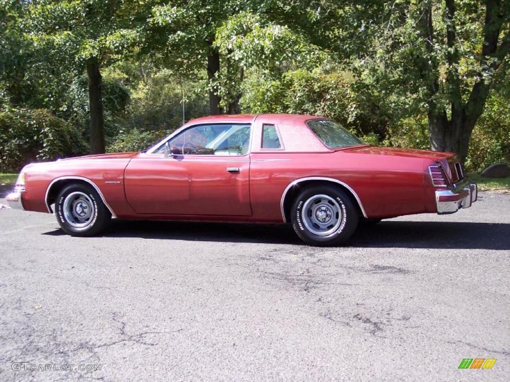 1978 Magnum Coupe - Tapestry Red Metallic / White photo #5