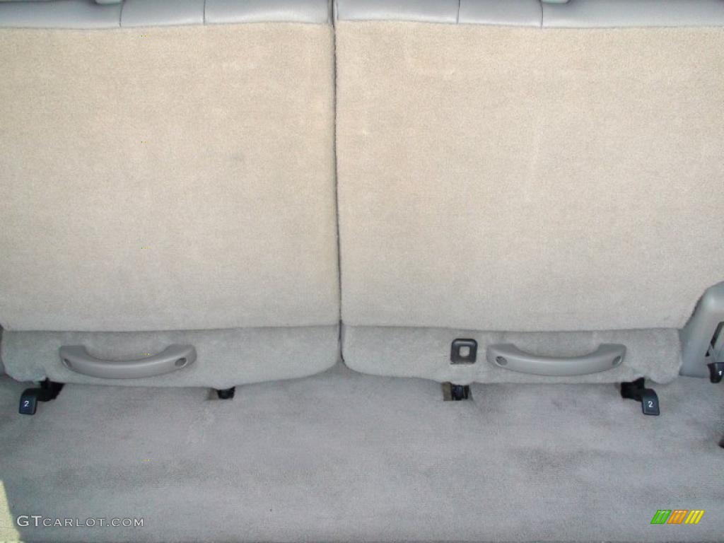 2004 Yukon SLT - Silver Birch Metallic / Neutral/Shale photo #39