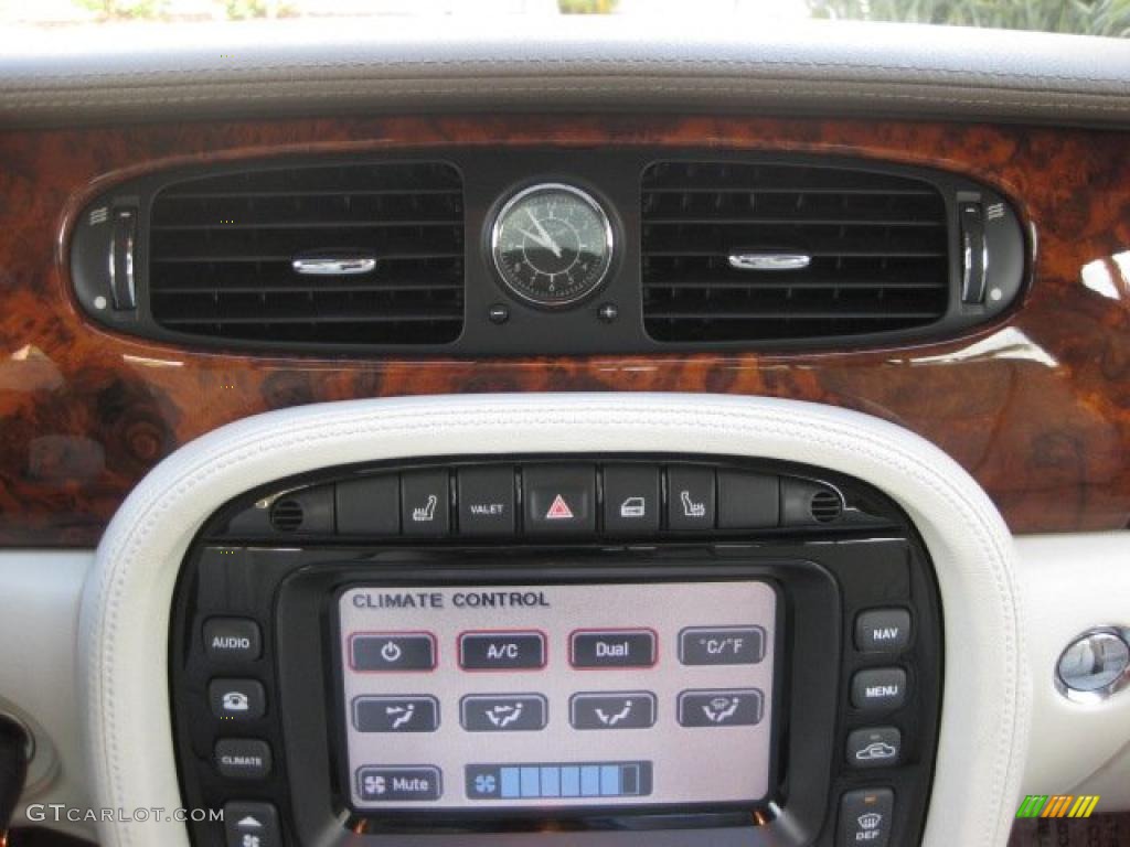 2005 XJ Vanden Plas - Slate Metallic / Ivory photo #18