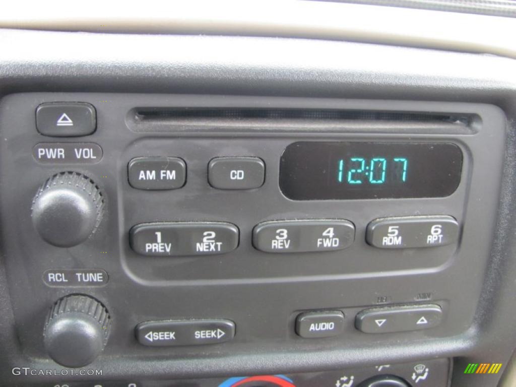 2003 Malibu Sedan - Medium Forest Green Metallic / Neutral Beige photo #21