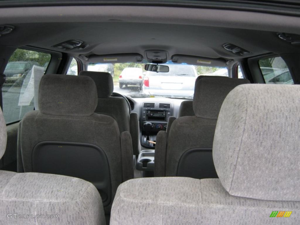 2005 Sedona LX - Ruby Red Metallic / Gray photo #13