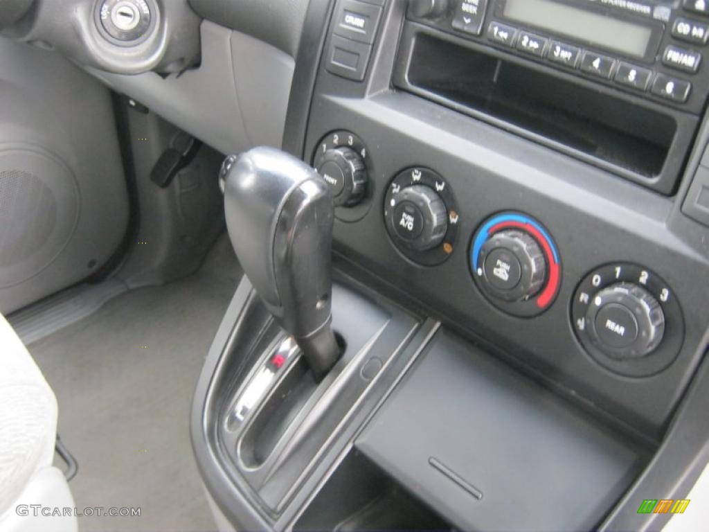 2005 Sedona LX - Ruby Red Metallic / Gray photo #20