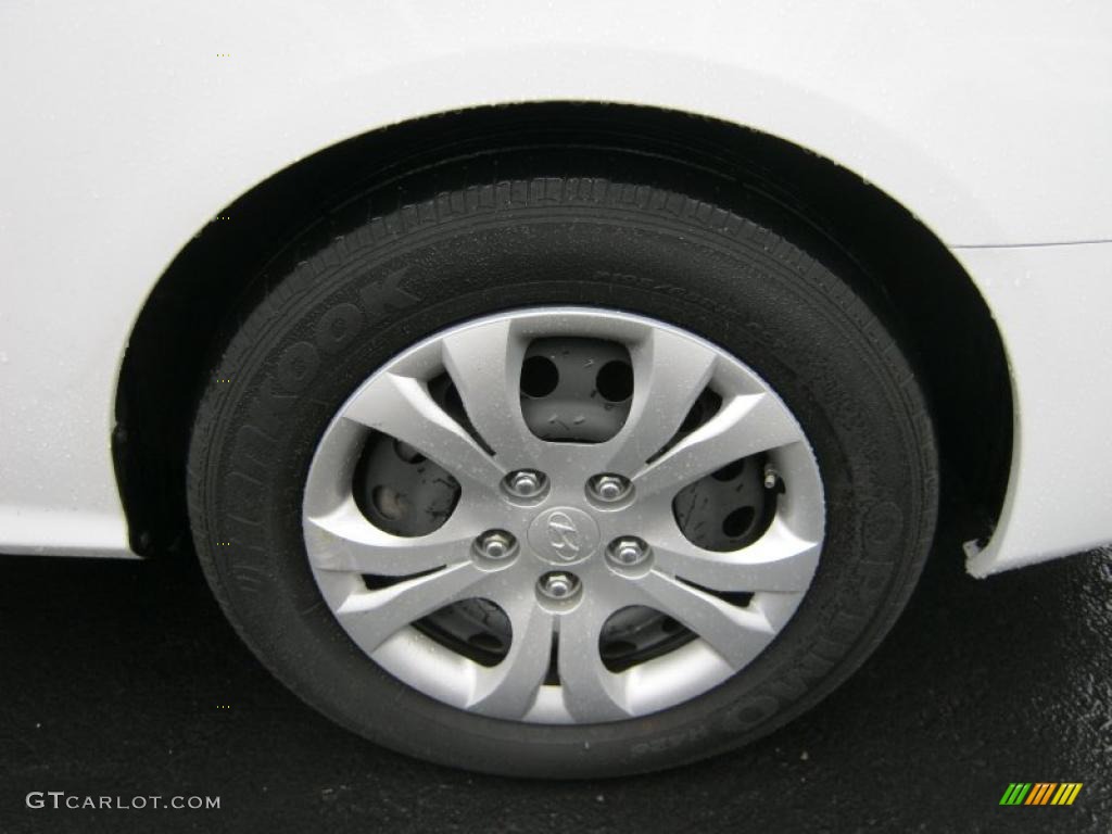 2009 Elantra GLS Sedan - Captiva White / Beige photo #17
