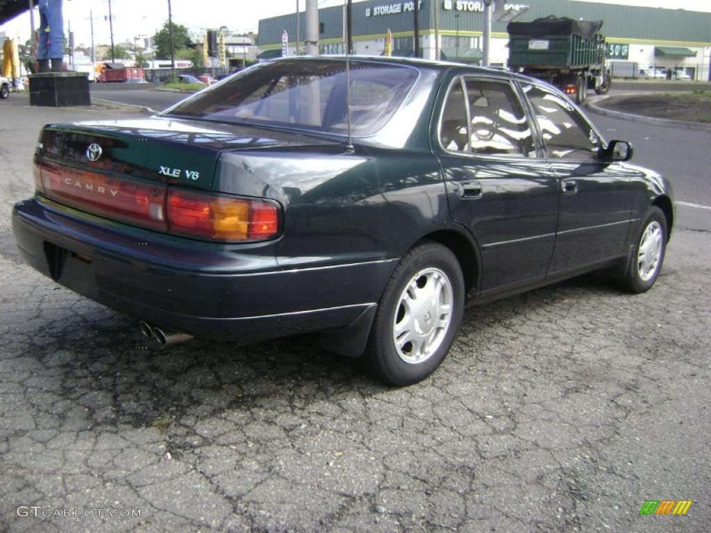 1994 Camry LE Sedan - Dark Emerald Pearl / Beige photo #3