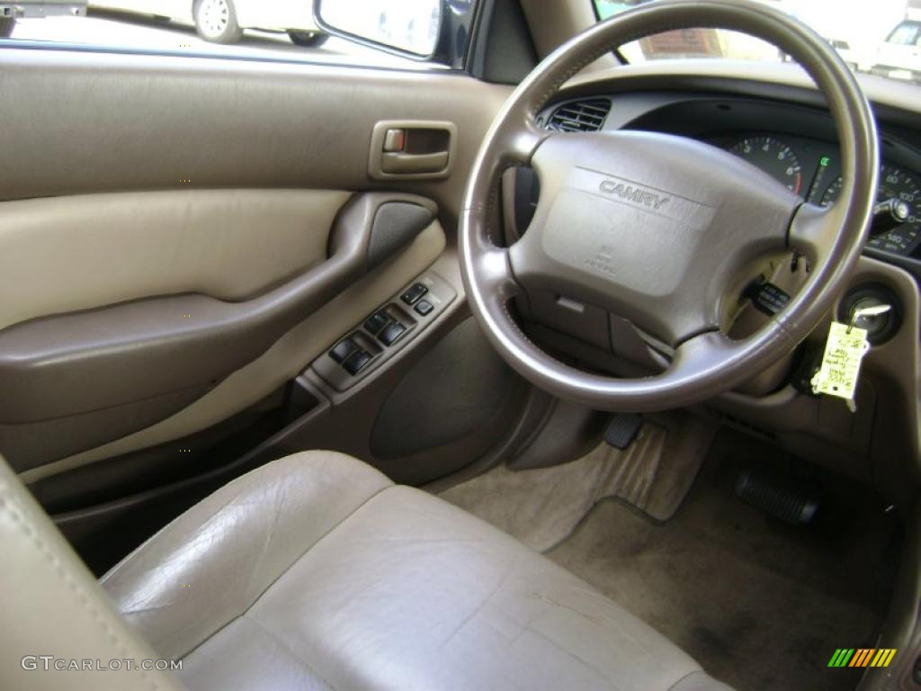 1994 Camry LE Sedan - Dark Emerald Pearl / Beige photo #20