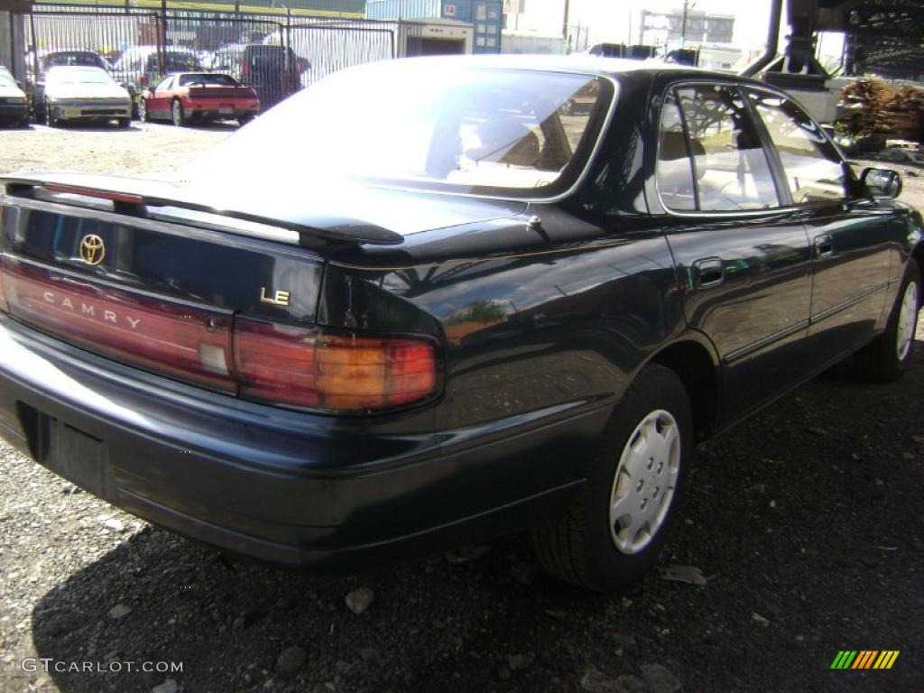1994 Camry LE Sedan - Dark Emerald Pearl / Beige photo #25