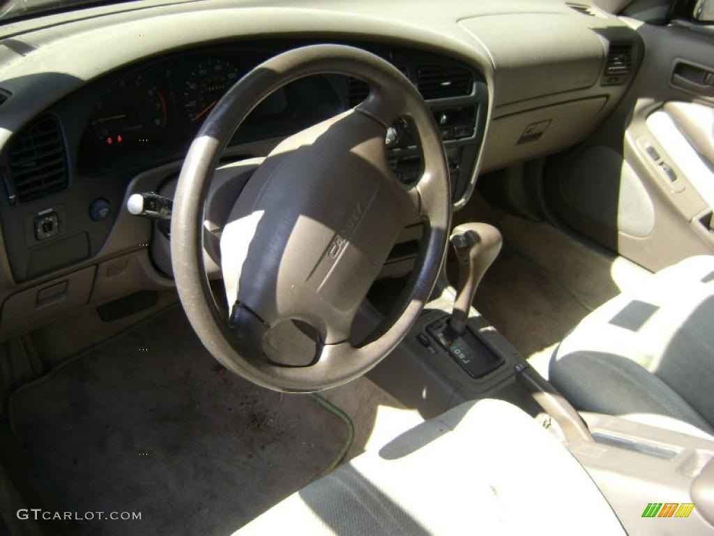 1994 Camry LE Sedan - Dark Emerald Pearl / Beige photo #27