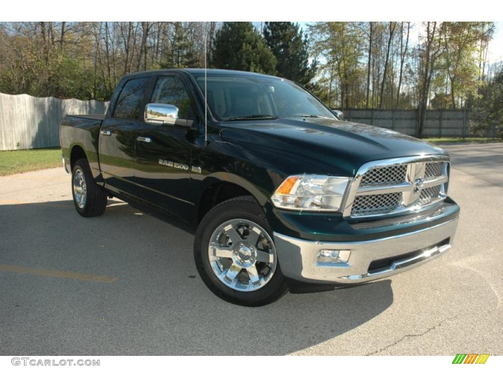 2011 Ram 1500 Laramie Crew Cab 4x4 - Hunter Green Pearl / Dark Slate Gray photo #1