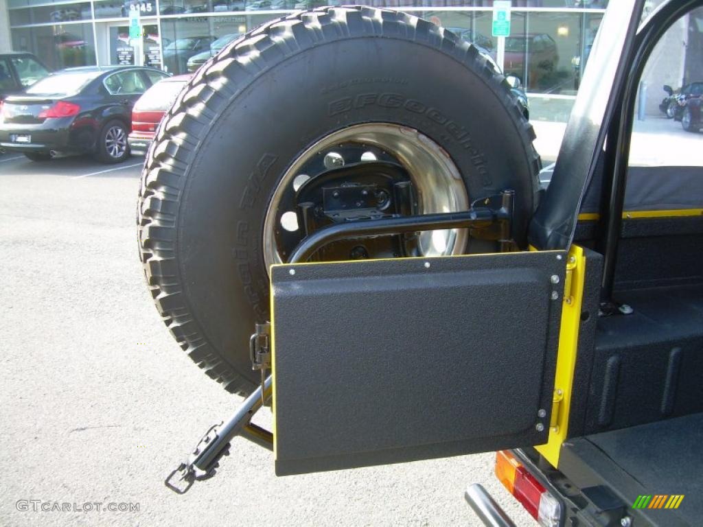 1974 Land Cruiser FJ40 - Yellow / Black photo #17