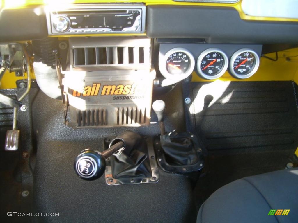 1974 Land Cruiser FJ40 - Yellow / Black photo #22