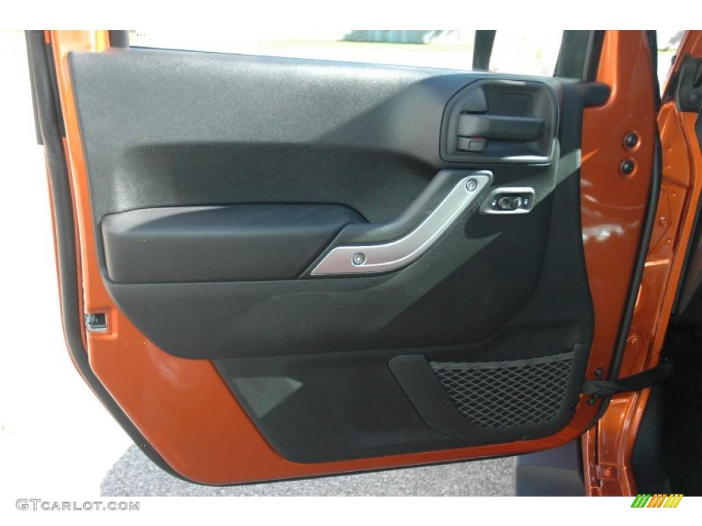 2011 Wrangler Sahara 4x4 - Mango Tango Pearl / Black photo #14