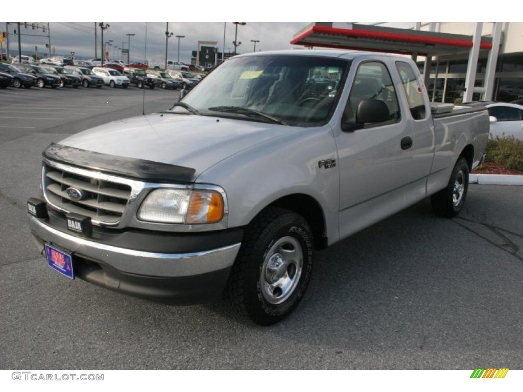 2002 F150 XL SuperCab - Silver Metallic / Medium Graphite photo #1