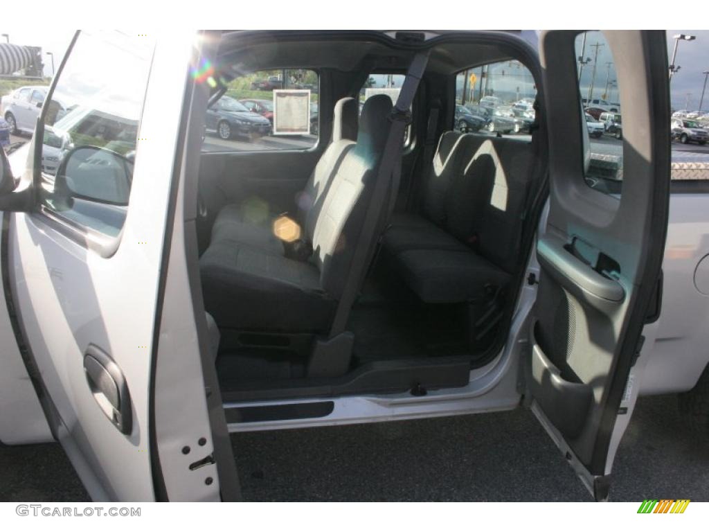 2002 F150 XL SuperCab - Silver Metallic / Medium Graphite photo #14