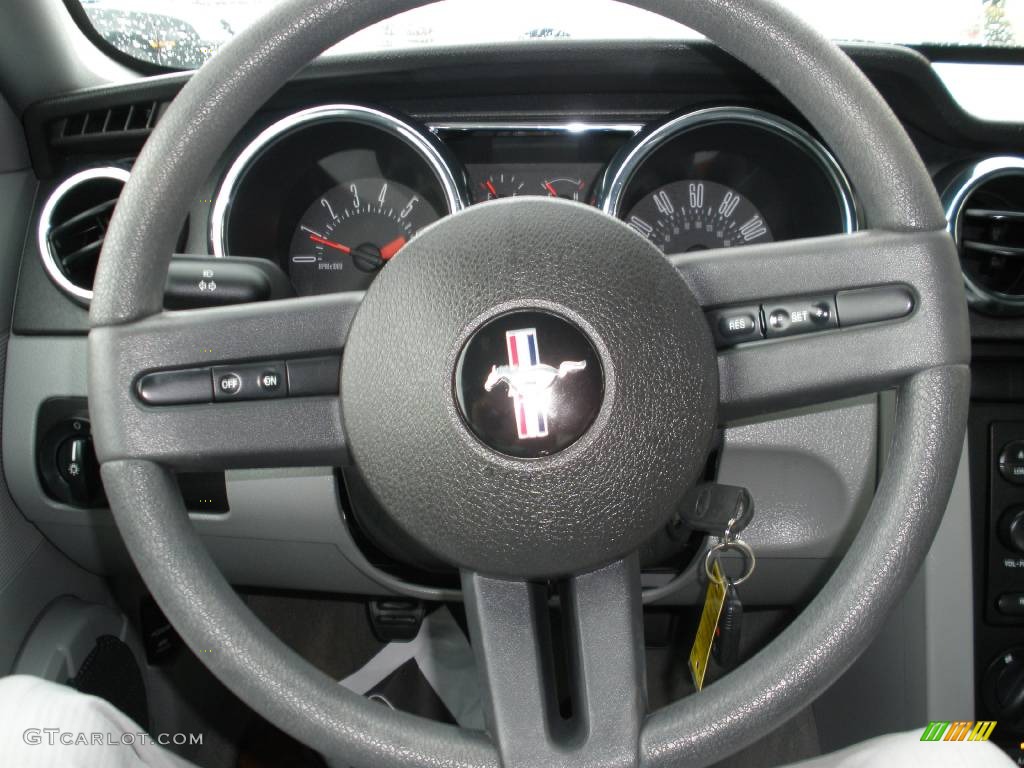 2005 Mustang V6 Premium Coupe - Performance White / Light Graphite photo #12
