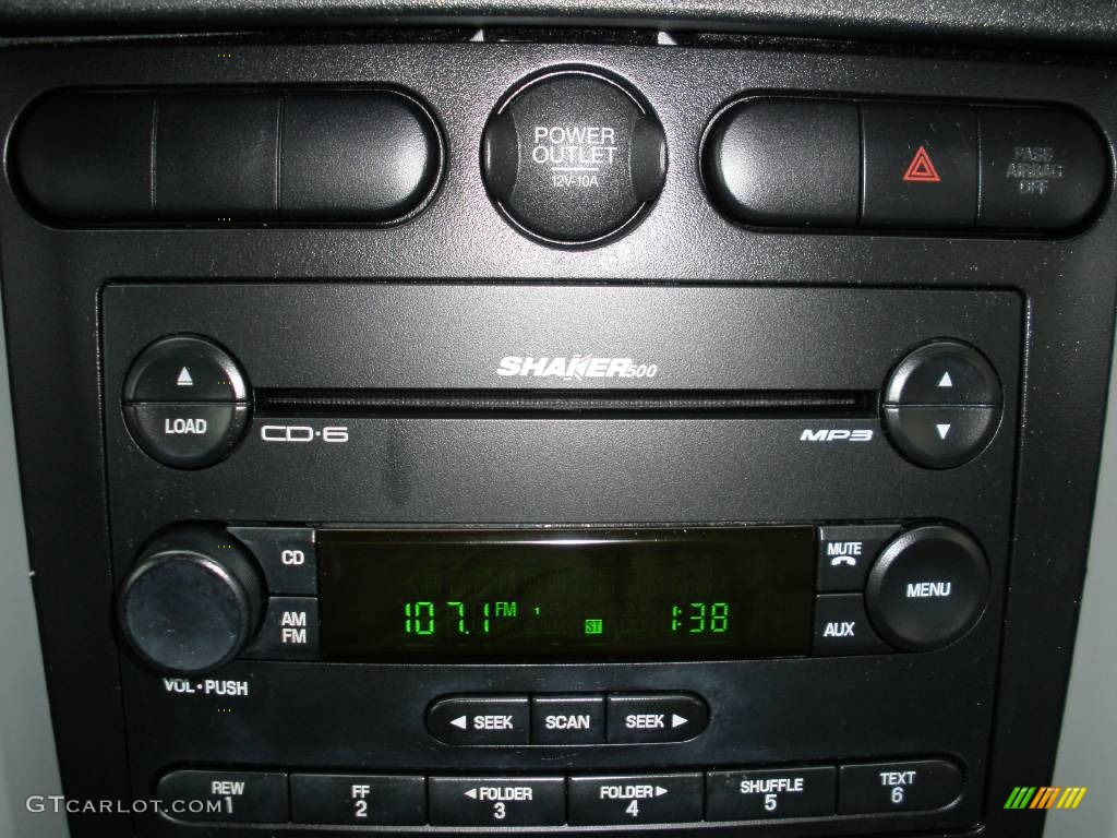 2005 Mustang V6 Premium Coupe - Performance White / Light Graphite photo #13