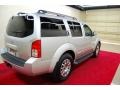 Silver Lightning Metallic - Pathfinder LE Photo No. 5