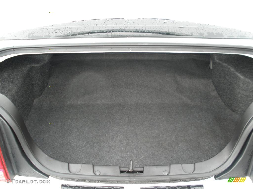 2005 Mustang V6 Premium Coupe - Performance White / Light Graphite photo #18