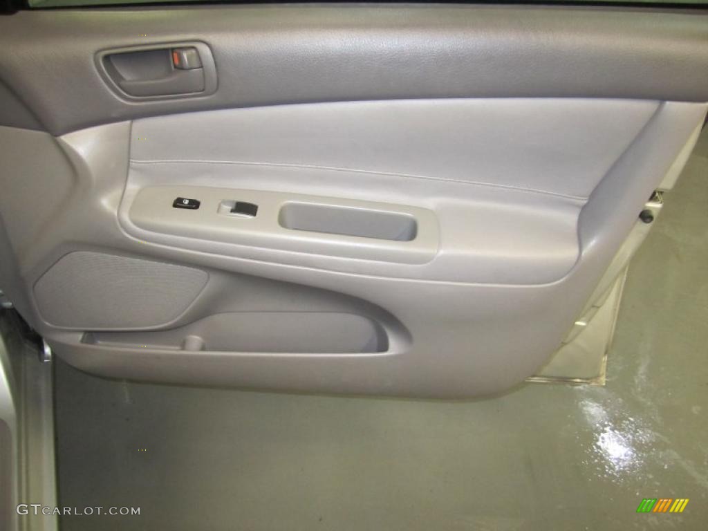 2002 Camry LE - Lunar Mist Metallic / Stone photo #17