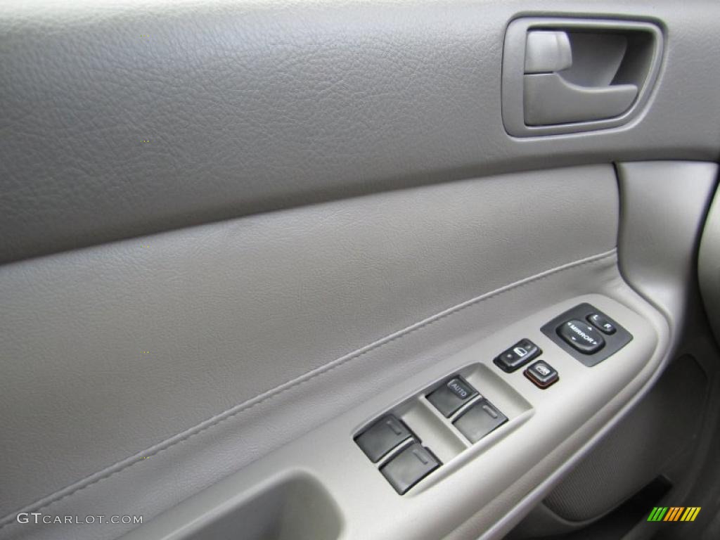 2002 Camry LE - Lunar Mist Metallic / Stone photo #19