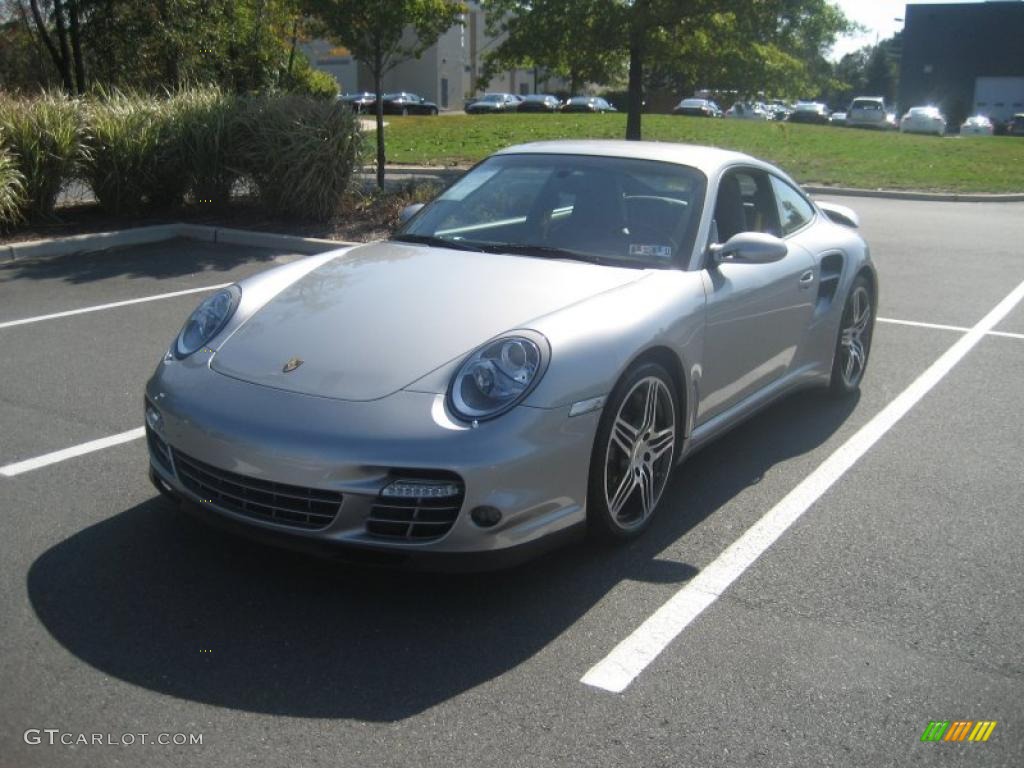 GT Silver Metallic Porsche 911