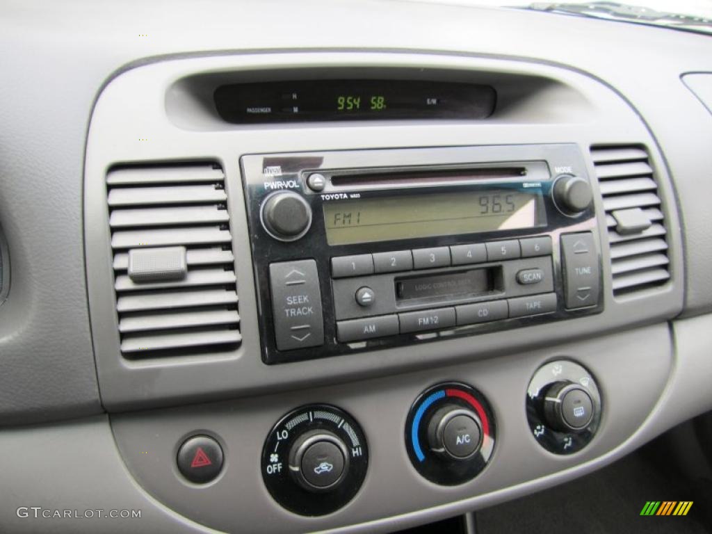 2002 Camry LE - Lunar Mist Metallic / Stone photo #23