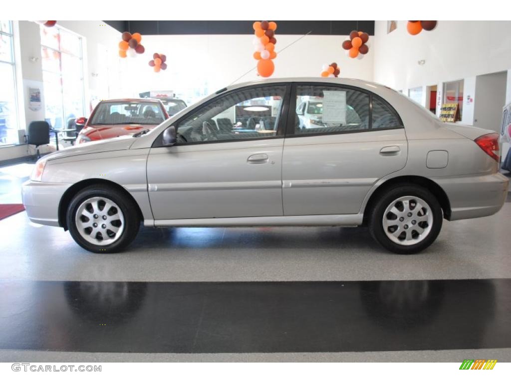 2004 Rio Sedan - Diamond Silver / Gray photo #3