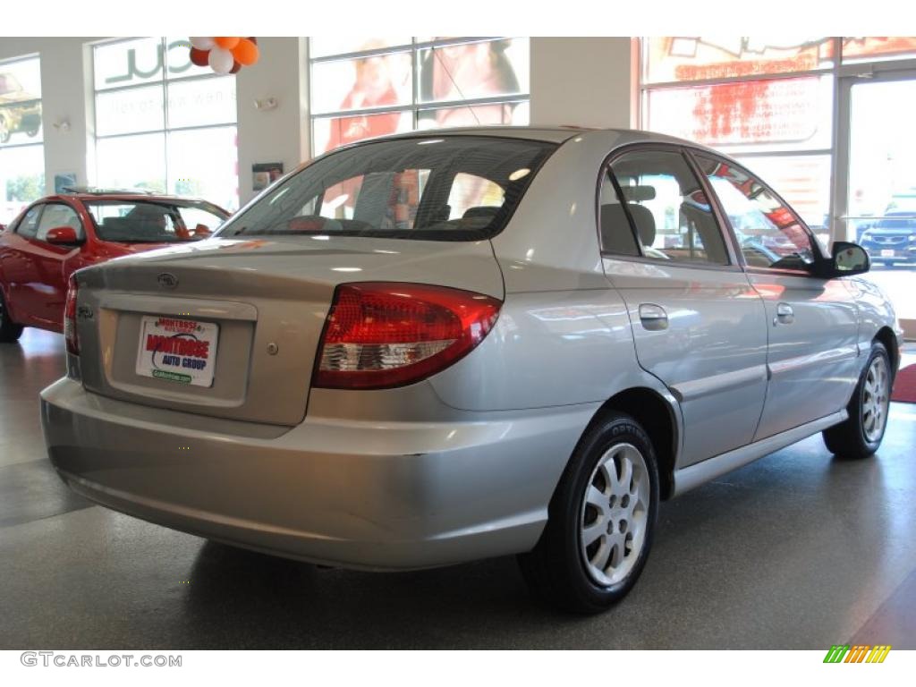 2004 Rio Sedan - Diamond Silver / Gray photo #7