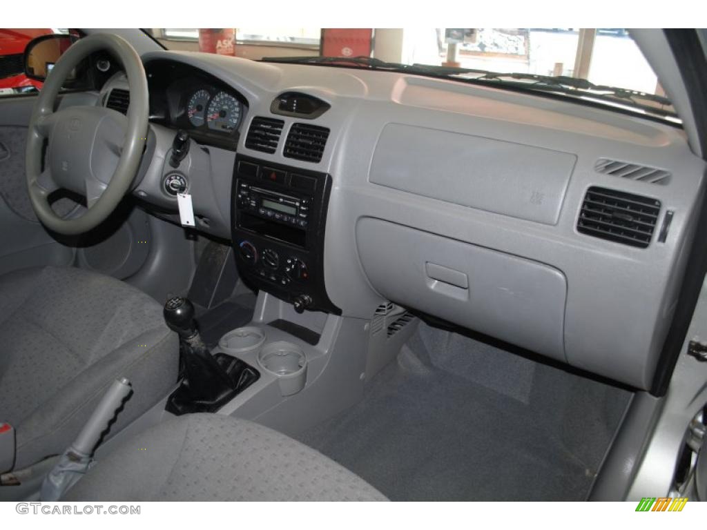 2004 Rio Sedan - Diamond Silver / Gray photo #14