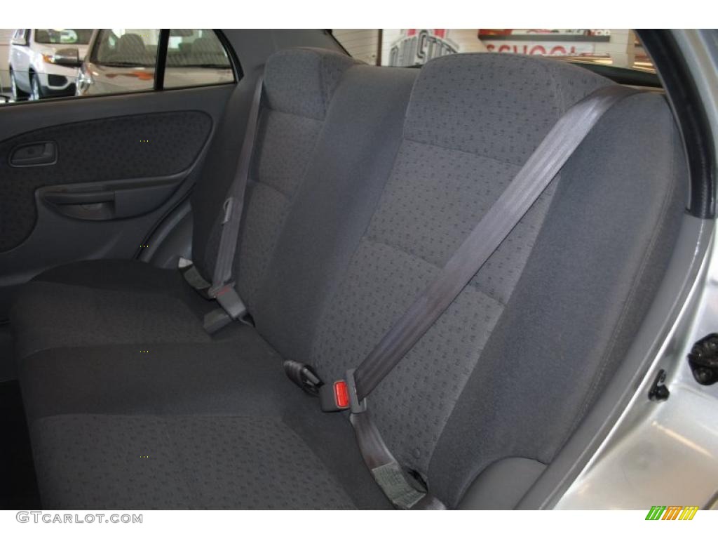 2004 Rio Sedan - Diamond Silver / Gray photo #17