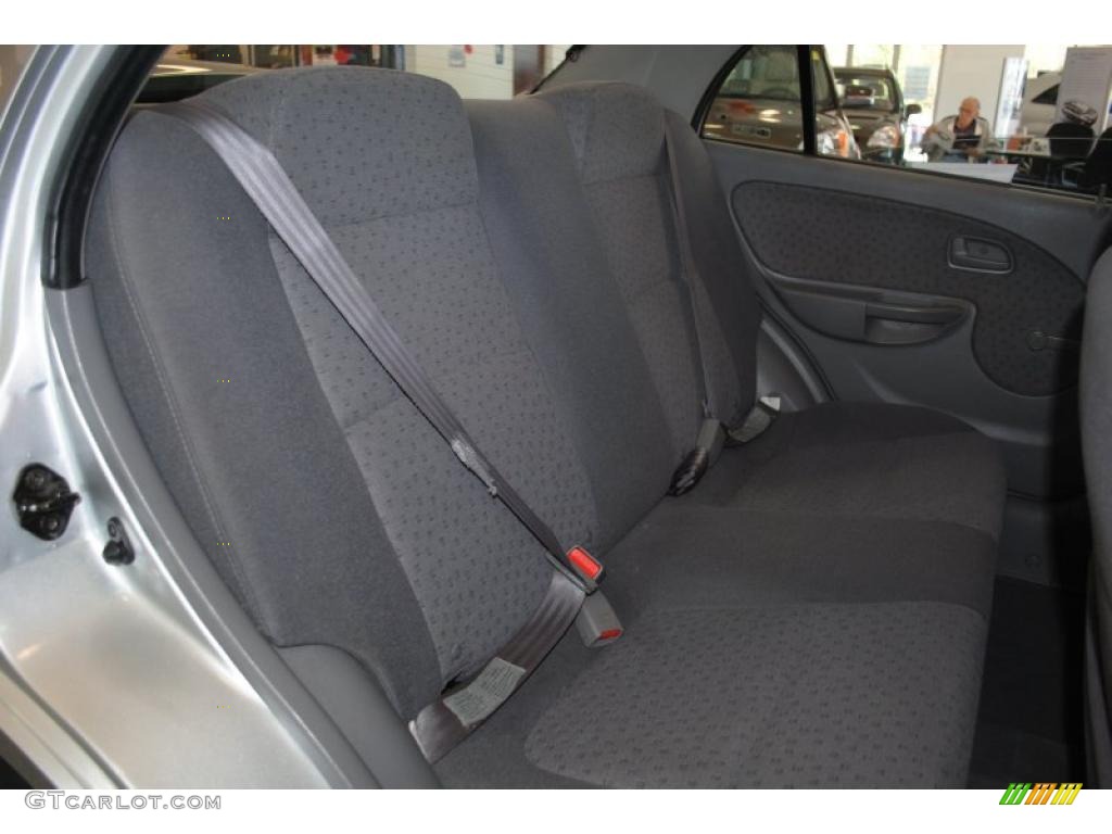 2004 Rio Sedan - Diamond Silver / Gray photo #18
