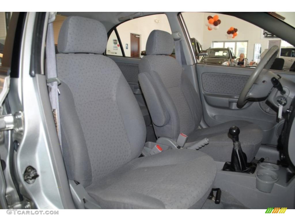 2004 Rio Sedan - Diamond Silver / Gray photo #20