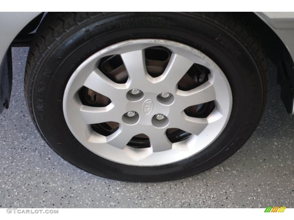 2004 Rio Sedan - Diamond Silver / Gray photo #27