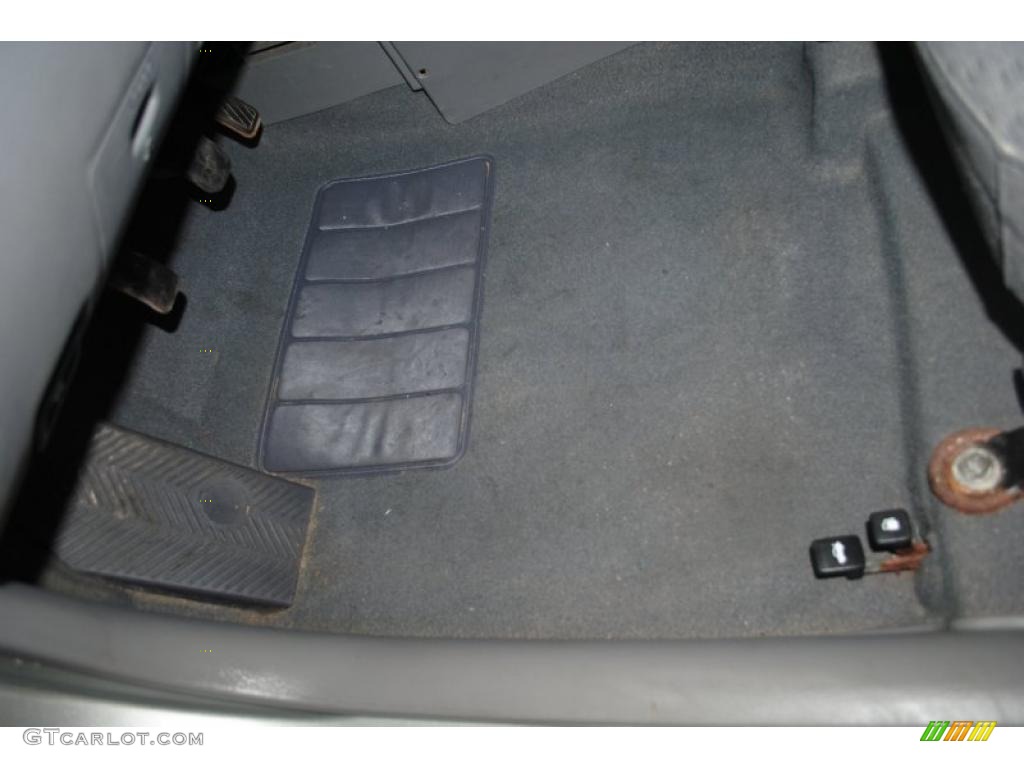 2004 Rio Sedan - Diamond Silver / Gray photo #39