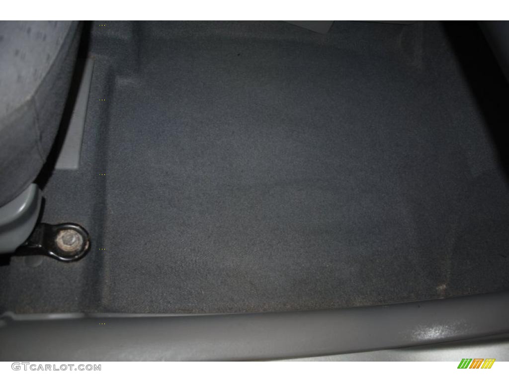 2004 Rio Sedan - Diamond Silver / Gray photo #45