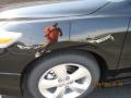 Black - Camry SE Photo No. 9