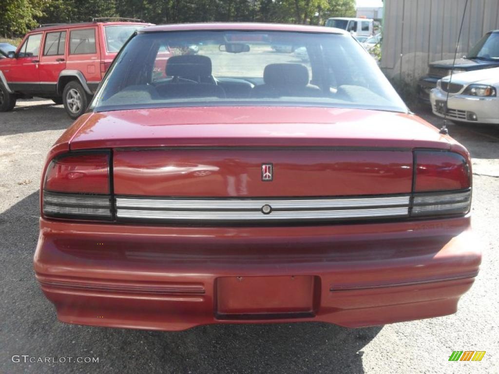 1993 Regal Custom Sedan - Medium Garnet Red Metallic / Gray photo #4