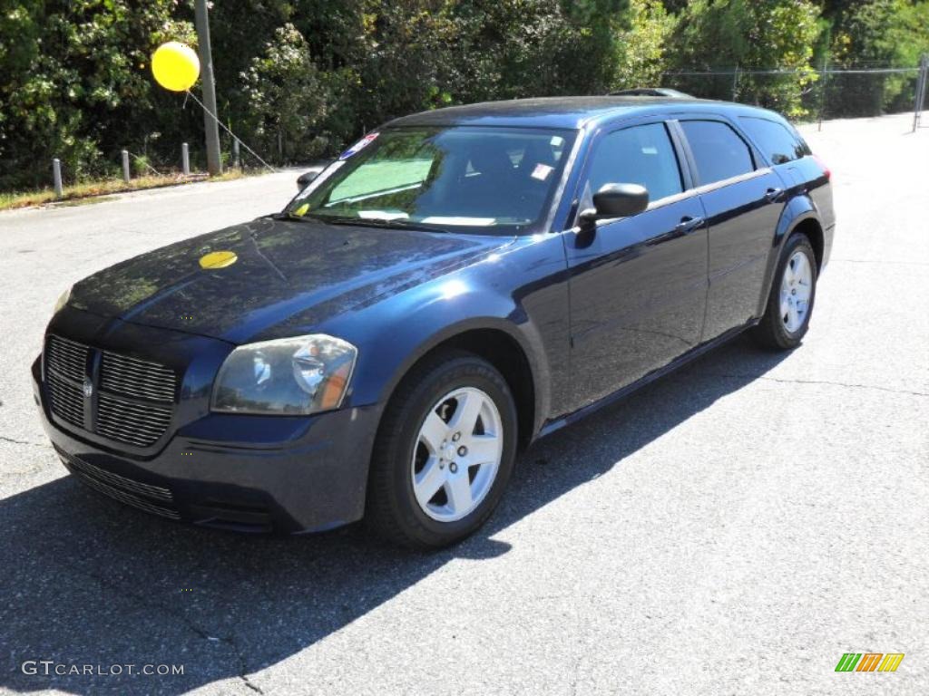 2005 Magnum SXT - Midnight Blue Pearl / Dark Slate Gray/Light Graystone photo #1