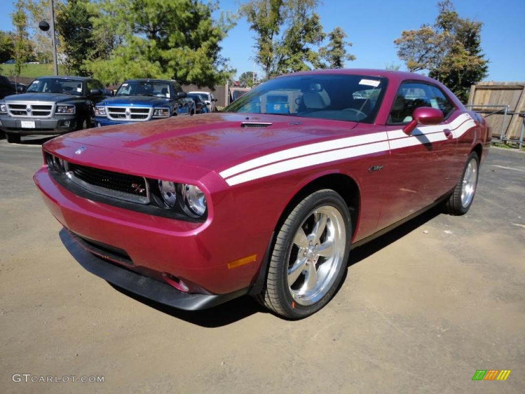 2010 Challenger R/T Classic Furious Fuchsia Edition - Furious Fuchsia / Pearl White Leather photo #2