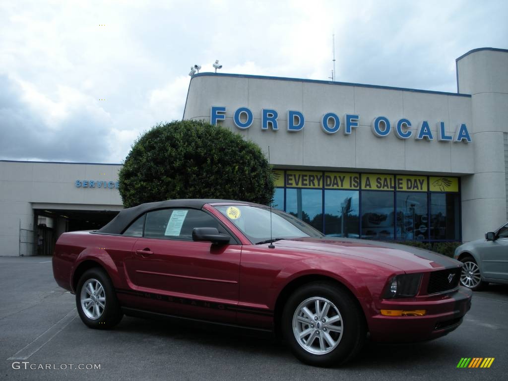 2007 Mustang V6 Deluxe Convertible - Redfire Metallic / Dark Charcoal photo #1