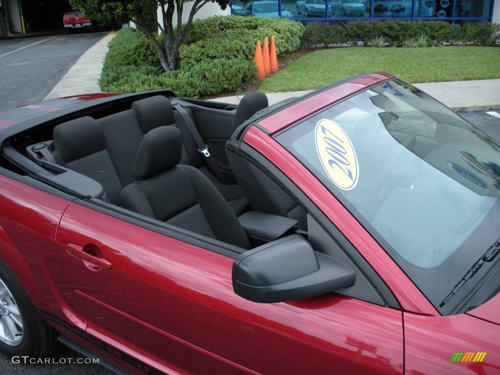 2007 Mustang V6 Deluxe Convertible - Redfire Metallic / Dark Charcoal photo #10