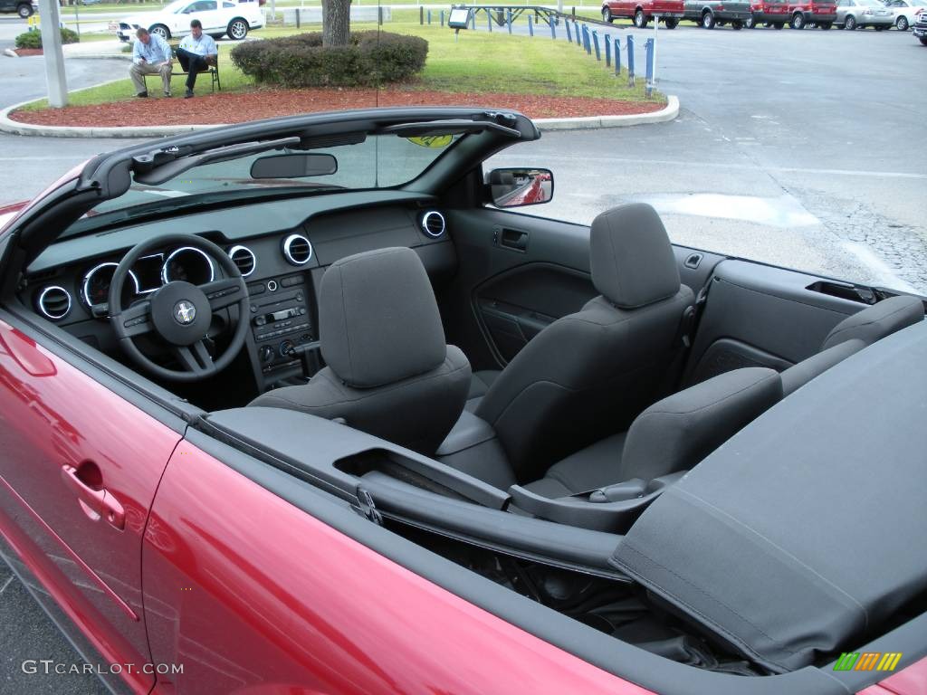 2007 Mustang V6 Deluxe Convertible - Redfire Metallic / Dark Charcoal photo #12
