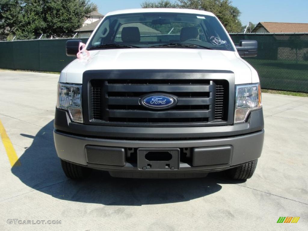 2010 F150 XL Regular Cab - Oxford White / Medium Stone photo #8