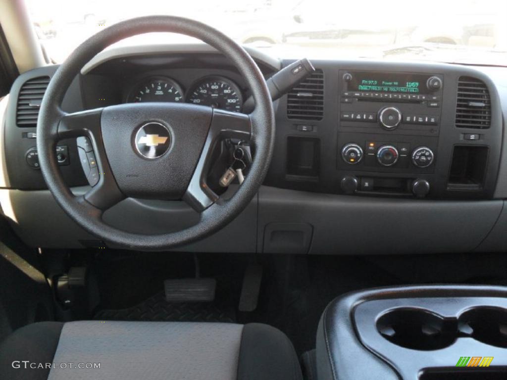 2009 Silverado 1500 LS Crew Cab - Deep Ruby Red Metallic / Dark Titanium photo #14